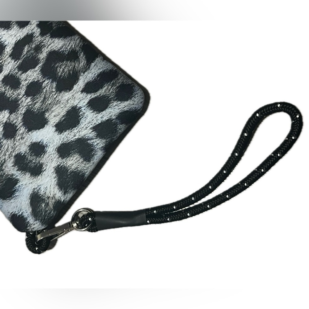 Leopard Print Neoprene Wristlet Clutch With Pink … - image 3